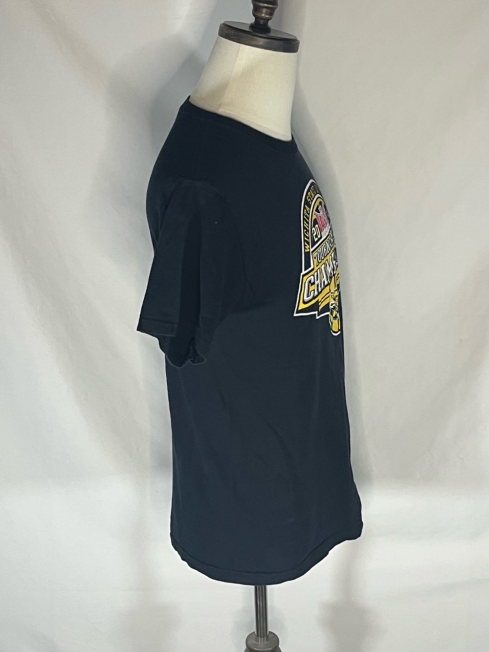 Jerzees Wichita State Shocker 2014 MVC BBall Tournament Champions Shirt Small - Picture 5 of 7